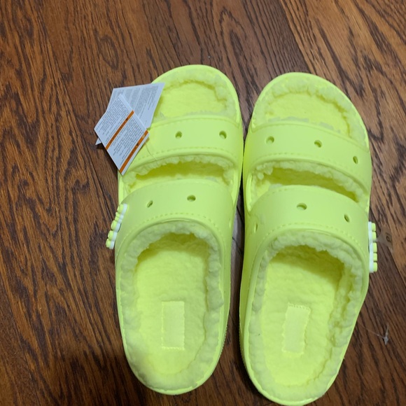 CROCS - Picture 2 of 5